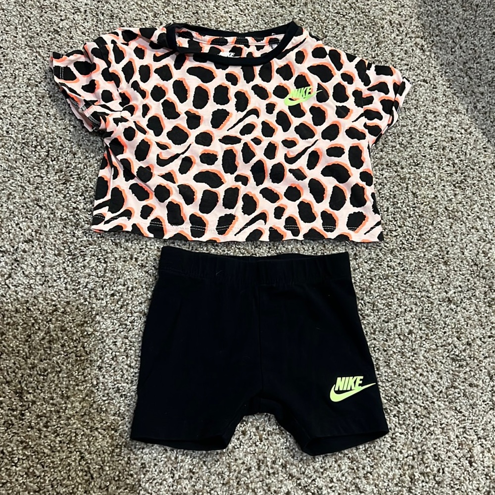 Cute!!!! Nike two piece set
